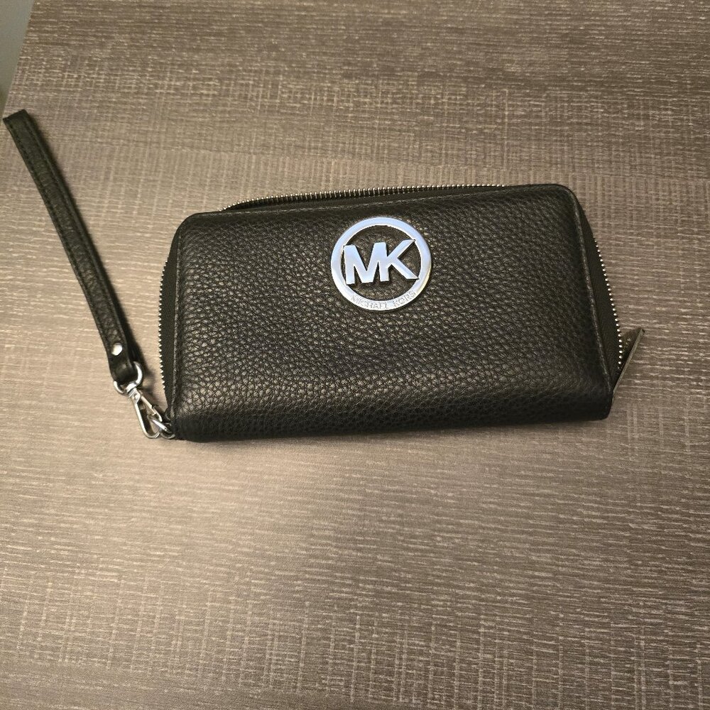 Michael Kors Fulton Large Flat Multi Function Leather Phone Case Wallet (Black)